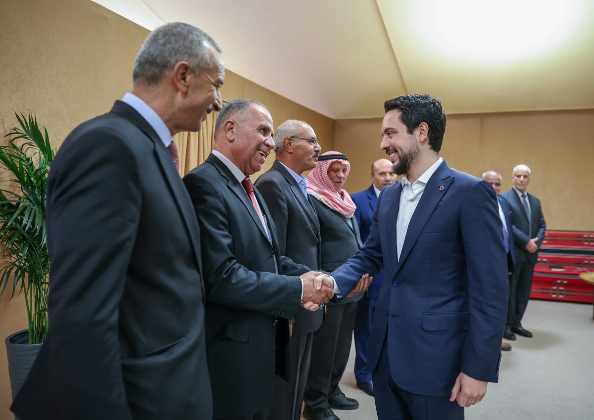 RHCJO's tweet image. في منطقة ضانا بمحافظة الطفيلة، سمو الأمير الحسين بن عبدالله الثاني، ولي العهد، يلتقي وجهاء وممثلين عن المحافظة
#الأردن