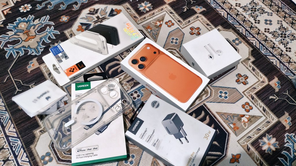 Setelah bingung mo ambil Silver atau Cosmic Orange. Ujung-ujungnya tetep nyomot si Cosmic Orange 1TB 🤣
#Iphone  #17promax #CosmicOrange