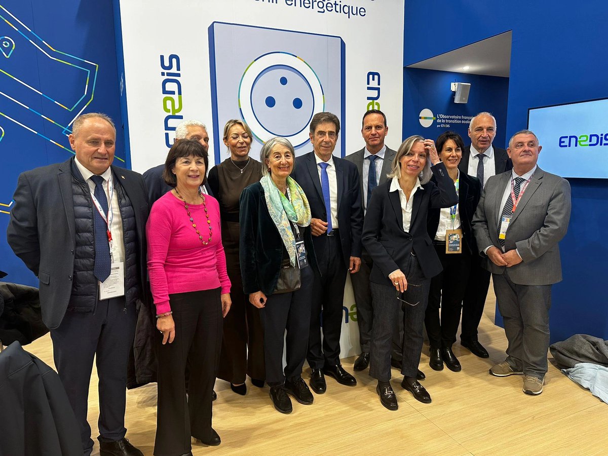 SICTIAM_FR's tweet photo. Le @SICTIAM_FR présent au @salondesmaires 2025 ! 

💬 Renforcement du dialogue avec partenaires et élus
✏️Signature d’une convention pour le congrès RICE à @VALBERGAlpesSud  avec @enedis 
🚀 Nouvelles perspectives pour des territoires connectés et durables https://t.co/JJJQqQcduw