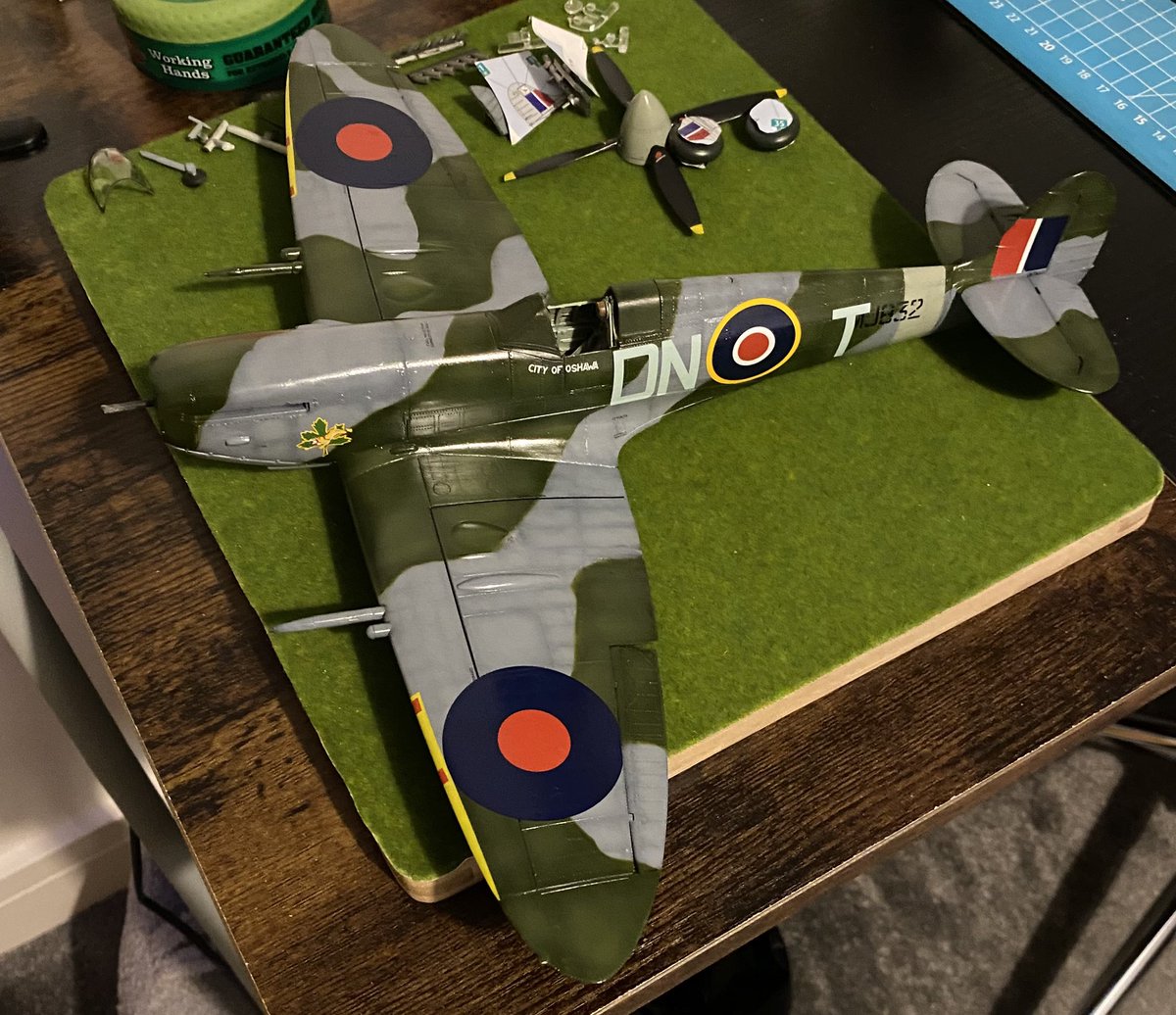 Gloss varnish on
#JFFforSimon
#JFFforAllofYou