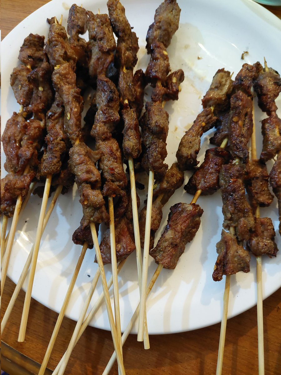 1vinci6le's tweet image. I&apos;m a proud non vegetarian. My plate is free from Hypocrisy of looking down on fellow humans and not forcing them to eat the food of my choice.