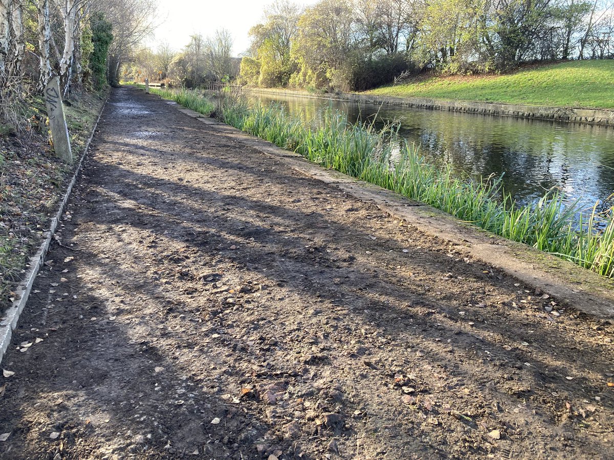 theblueloop's tweet image. Today’s @CRTYorkshireNE session by Worksop Rd Aqueduct was a bit on the chilly side 🥶 but the sun broke through - which was nice. We prepped path towards Don Valley Moorings, &amp;amp; made it full width. Great turnout, lots done. Thank 🫵 ‘Loopers!👌Brrr!
@theoutdoorcity @RiverStewards