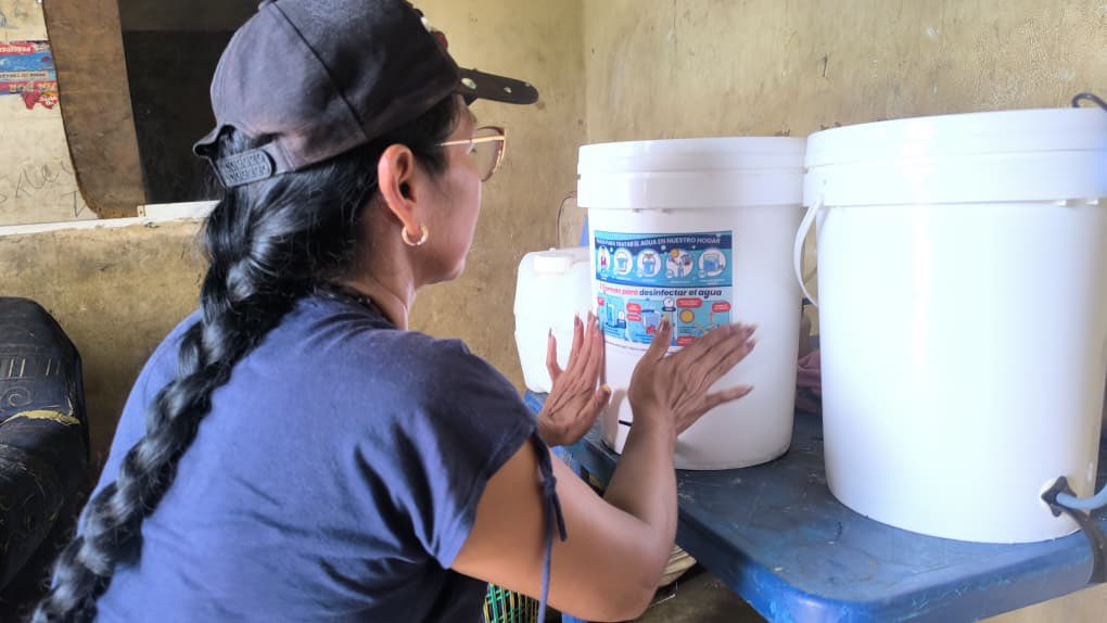 conviteac's tweet photo. Seguimos trabajando para promover el acceso a agua segura, a familias de la
comunidad de Toledo en Delta Amacuro. El consumo de agua segura reduce las enfermedades gastrointestinales y de la piel, especialmente en menores de 5 años y personas mayores. https://t.co/UwBIhGuwUN