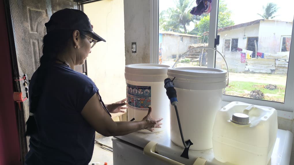 conviteac's tweet photo. Seguimos trabajando para promover el acceso a agua segura, a familias de la
comunidad de Toledo en Delta Amacuro. El consumo de agua segura reduce las enfermedades gastrointestinales y de la piel, especialmente en menores de 5 años y personas mayores. https://t.co/UwBIhGuwUN
