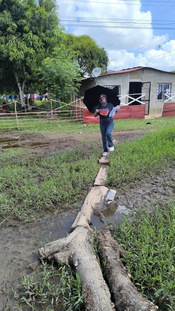 conviteac's tweet photo. Seguimos trabajando para promover el acceso a agua segura, a familias de la
comunidad de Toledo en Delta Amacuro. El consumo de agua segura reduce las enfermedades gastrointestinales y de la piel, especialmente en menores de 5 años y personas mayores. https://t.co/UwBIhGuwUN