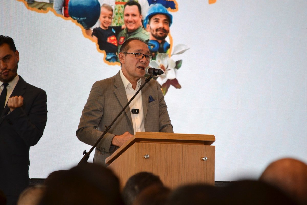 Hoy recuperamos derechos arrebatados al contrato de aprendizaje.

Gracias a la Reforma Laboral, 420.000 aprendices —cantera del sindicalismo y de los movimientos sociales del futuro— hoy vuelven a contar con:

✔️ Contrato laboral real
✔️ Seguridad social
✔️ Experiencia