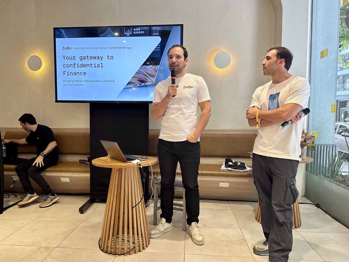 ZaifferProtocol's tweet image. Buenos días ! What a week at DevCon 🇦🇷

Our CEO @bilalelalamy takes the stage at @zama CoFHE shop with @0xfabiom from @tokenops_xyz for Zaïffer Live demo ⬇️