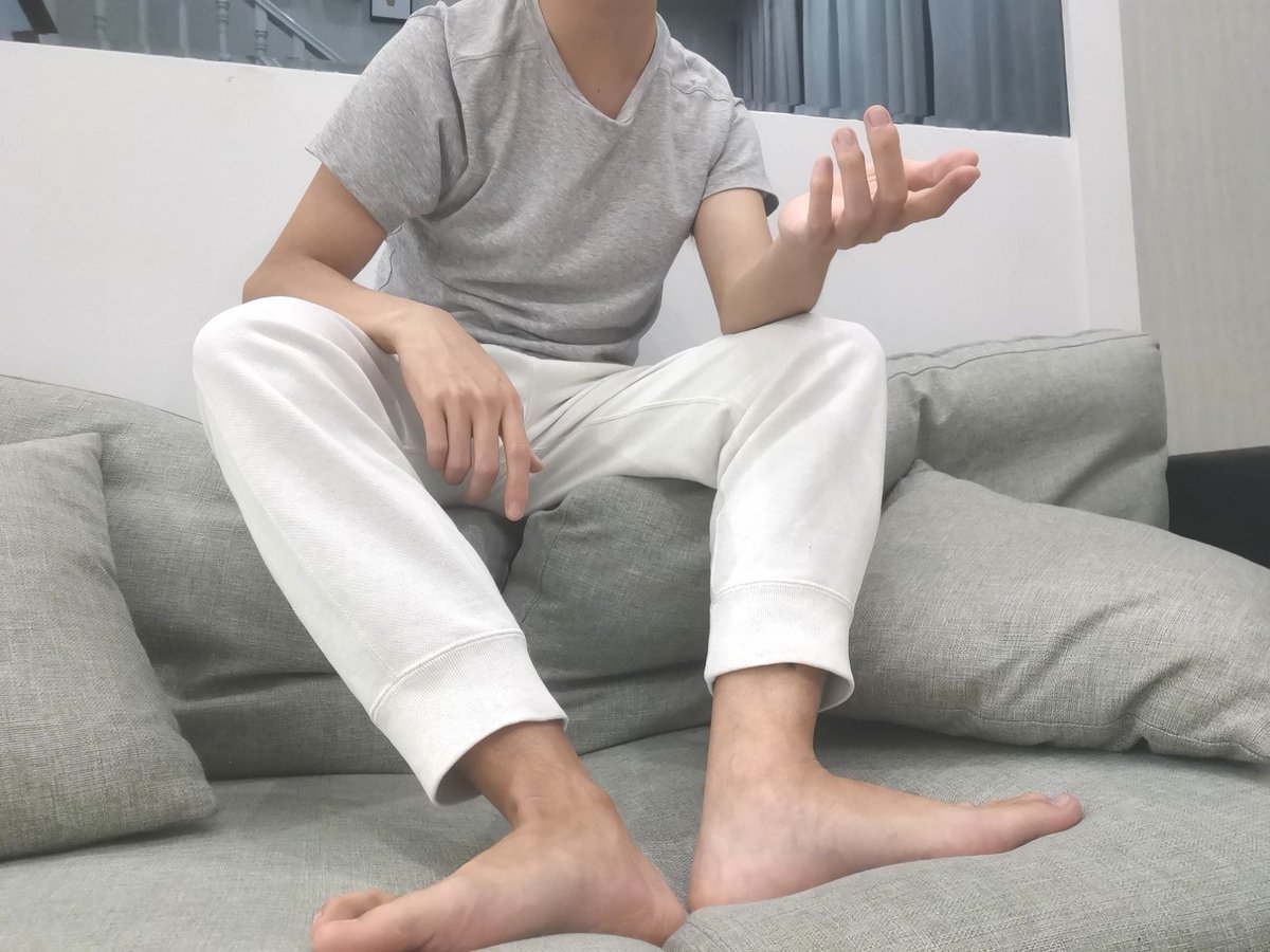nong1nong2nong3's tweet photo. 牛牛的带头人😌 https://t.co/EK6nZ7gNpq