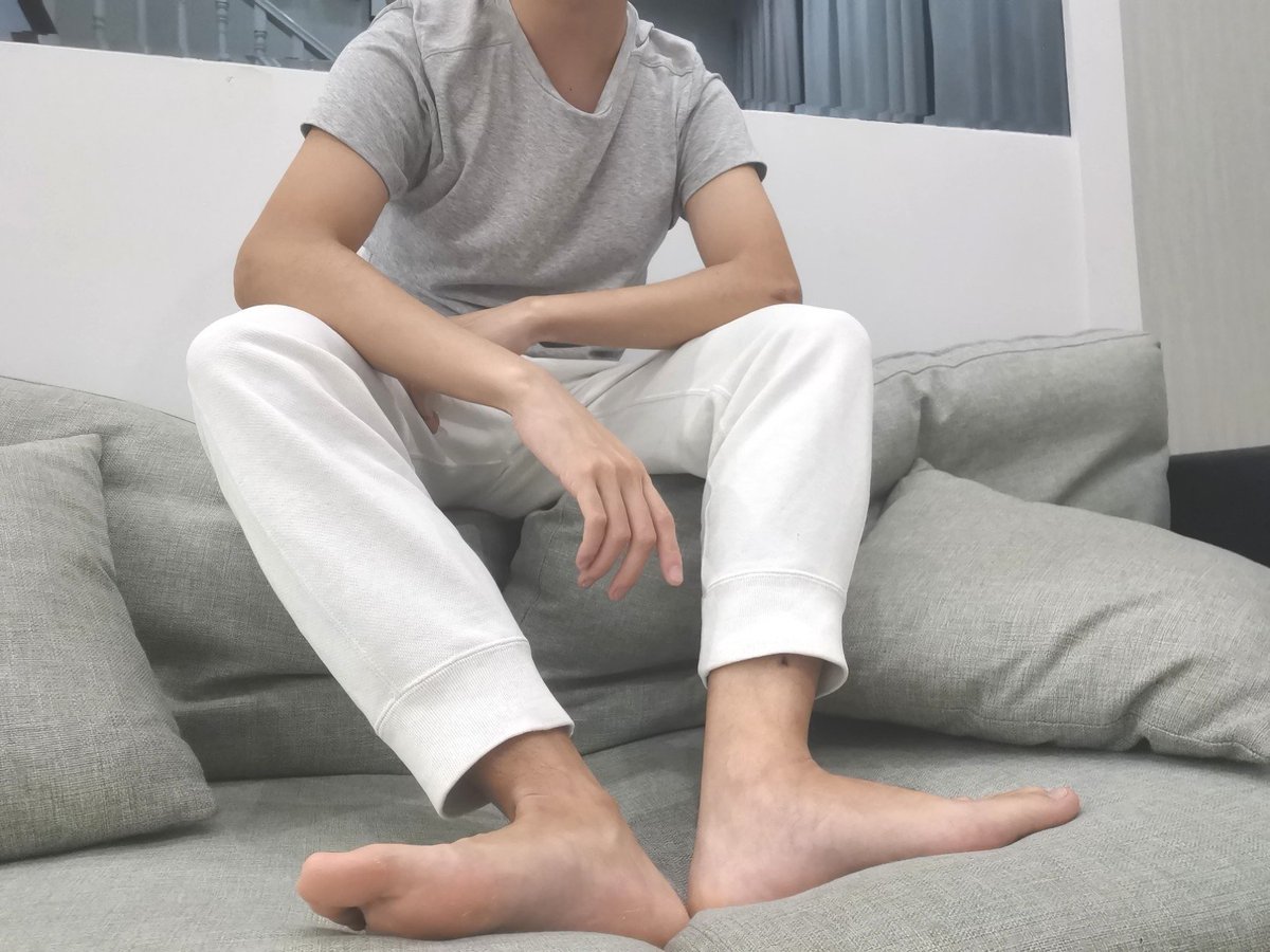nong1nong2nong3's tweet photo. 牛牛的带头人😌 https://t.co/EK6nZ7gNpq