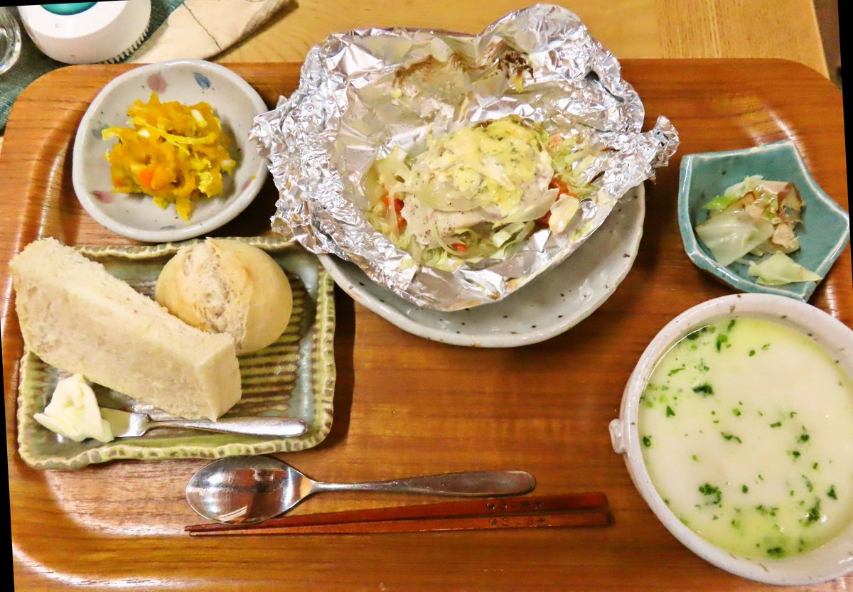 note1109's tweet image. 「精神障害を持った人たちと定食やぱんを作っています」という食堂でひるめし😋

詳しくはブログで👍
↓↓
【はらっぱのレストラン 】
note1109.blog.fc2.com/blog-entry-510… 

#伊那市 #山寺 #障害福祉サービス #はらっぱの会 #ぱんやきのめ #はらっぱのレストラン