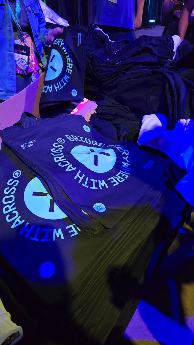 kanishkkhurana's tweet image. .@AcrossProtocol tote bags are now a part of the trustless swag pack at devconnect. 

Get yours before they run out.
