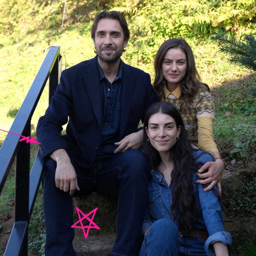 eleni'nin doğum gününde de bu fotoğraftan isteriz amaa 🩷