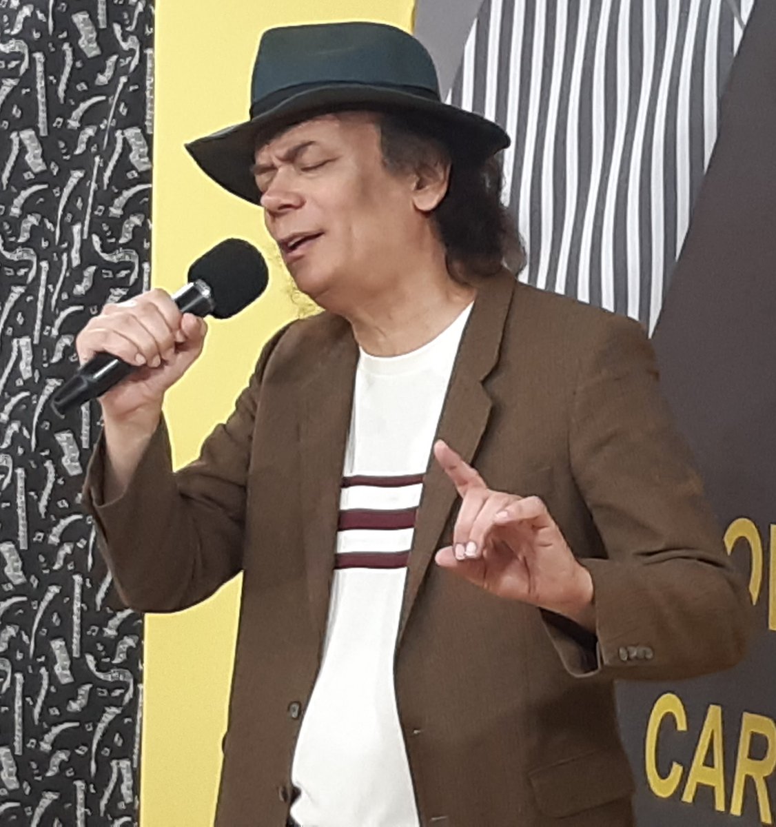 jadercantor's tweet image. De ontem... Tá tudo certinho 📷📷📷📷📷📷📷📷📷
#cantor #compositor #singer #songwriter #cantante #jader #musica #music #musico #musical #musically #artista #artist #arte #art #tv #tvshow #show #entretenimento #entertainment #cantar #cantando #song #singing #sing #midia #cd #dvd