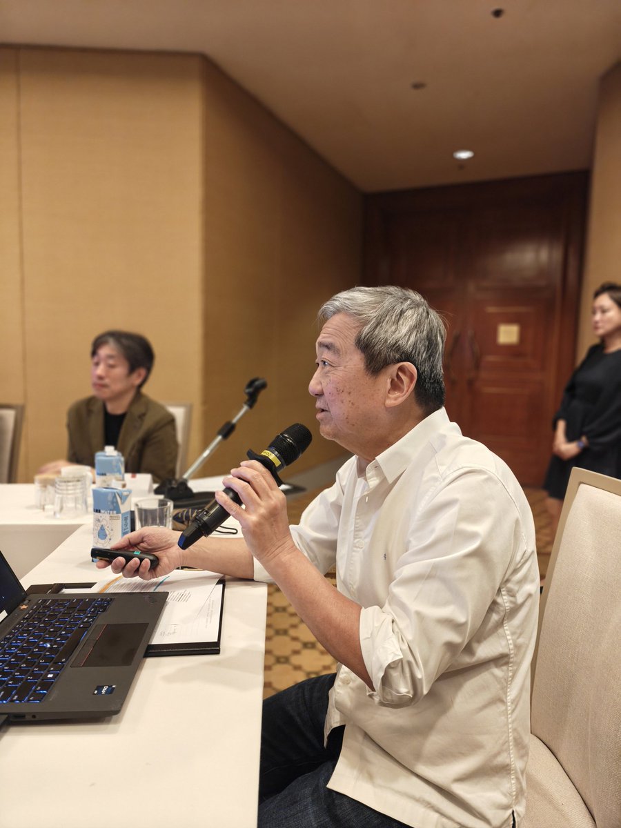 KewinSiah's tweet image. An insightful seminar on the role of #probiotics in managing GI diseases. The discussion highlighted a critical takeaway: probiotics are not a one-size-fits-all solution. Their efficacy is strain-specific and condition-dependent. Choose wisely. #GITwitter