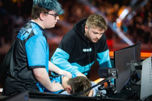 Melekiym tweet media