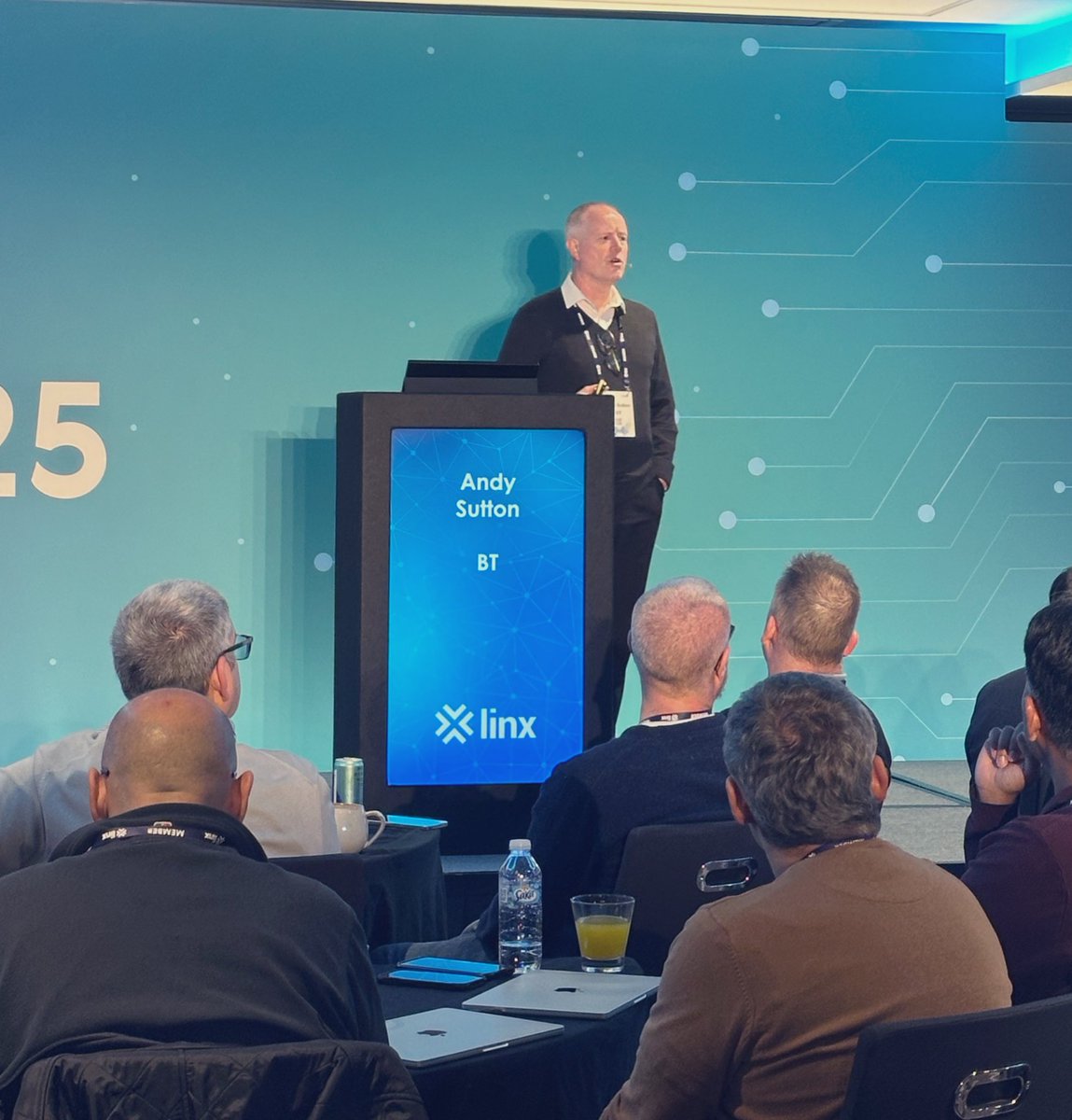 London Internet Exchange (LINX) tweet media