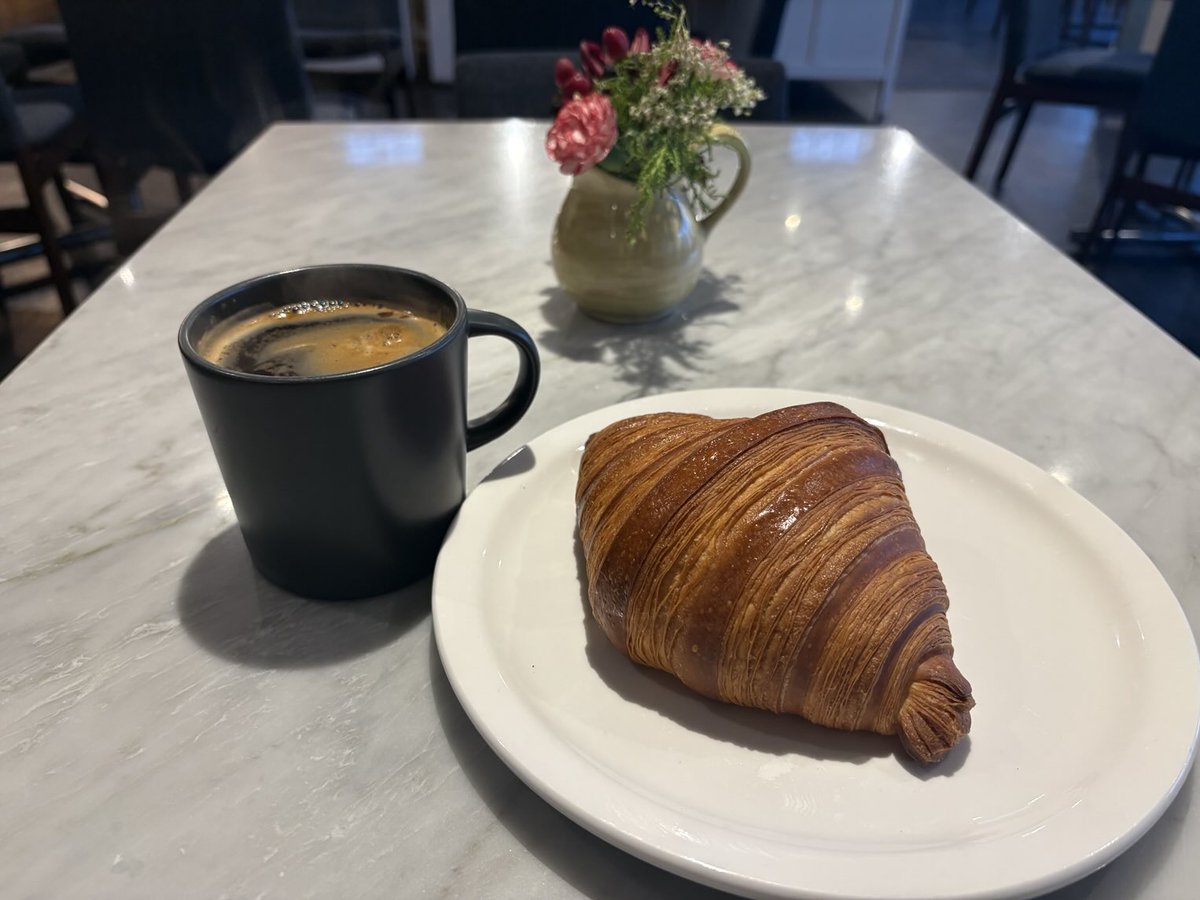 sigurdson_chris's tweet image. Croissant and a Canadiano at Le Croissant #siggycoffeetour