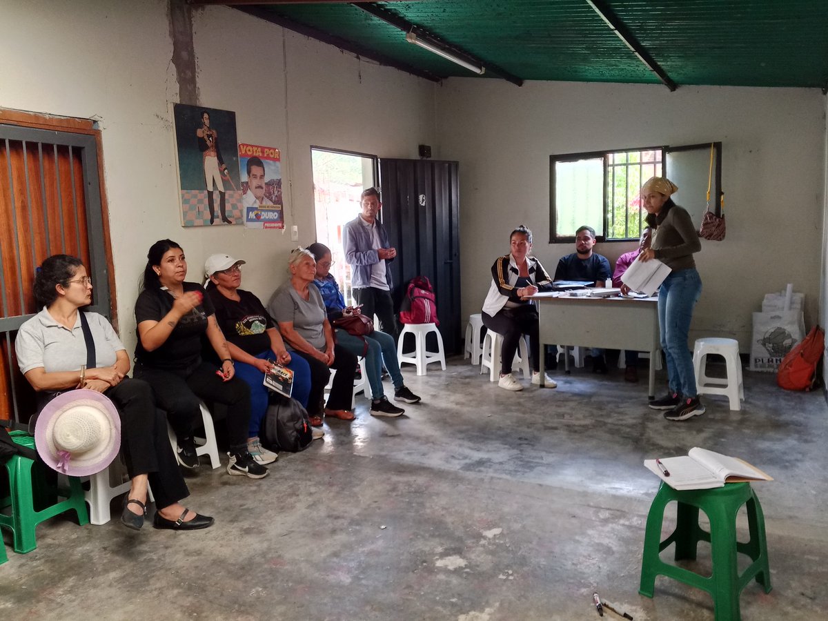 Akarantair_'s tweet image. Desde la Comuna Mariana Monsalve, seguimos desarrollando la Agenda Concreta de Acción, instrumento que forma parte del Plan de Gobierno Comunal. 

#Comuna
#ComunaONada 
#EmpoderamientoPopular