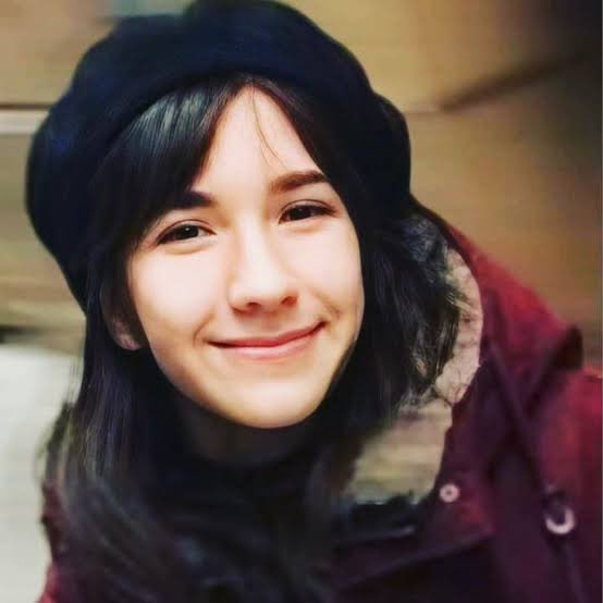 Paola Randi dirigerà un film su Giulia Cecchettin che scriverà insieme a Lisa Nur Sultan. Il titolo sarà “Se domani non torno”. La trama del film seguirà la storia raccontata da Gino Cecchettin nel libro “Cara Giulia” (edito da Rizzoli) scritto con Marco Franzoso.