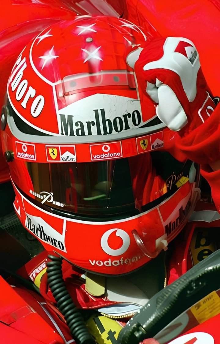 _MSchumacher's tweet image. Full Red 

#KeepFightingMichael