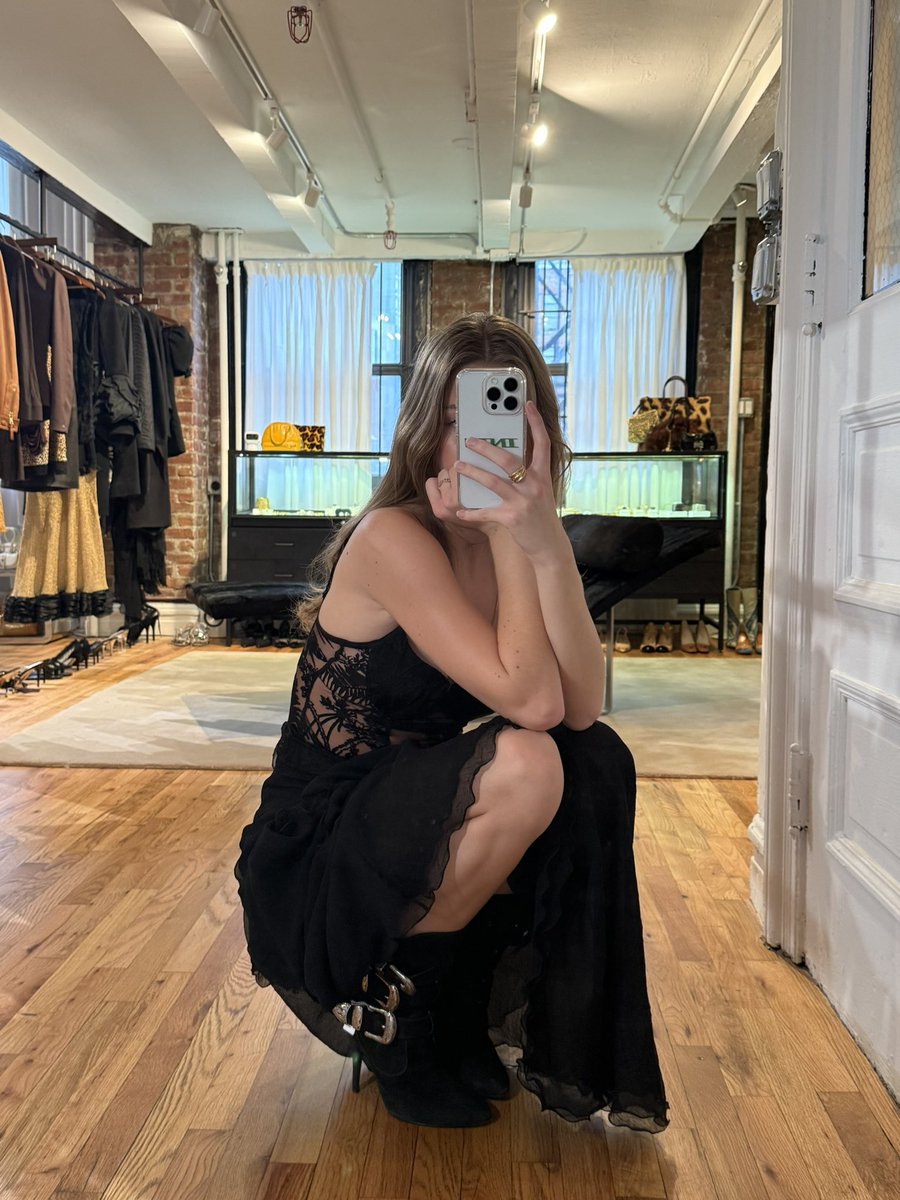 full black just feels right every time 🖤👀