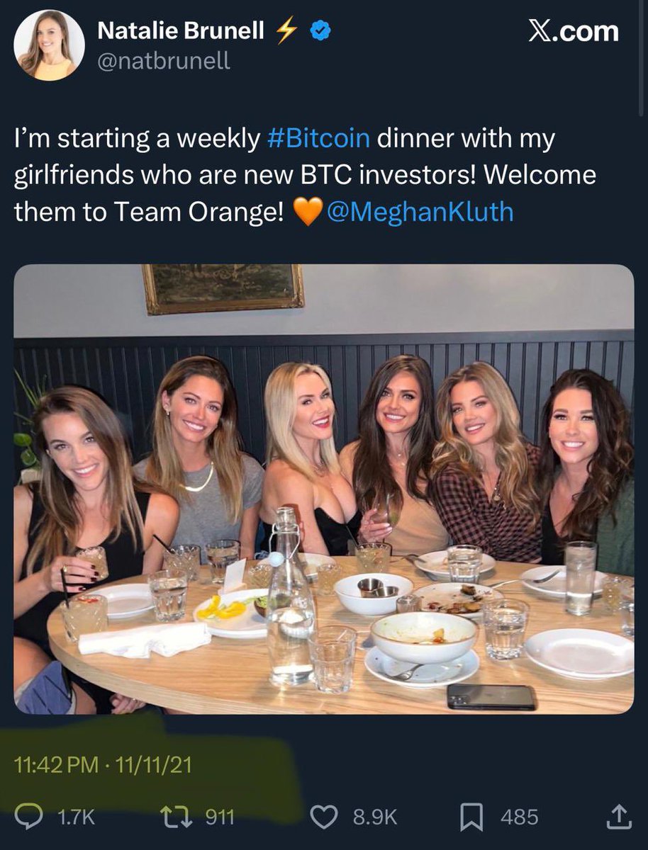 Dubai_x1000gem's tweet image. Natalie Brunell is posting photos again of her hanging out, dining, and having fun with her group of women Bitcoin investors.

The last time Natalie posted pictures like this was on November 11, 2021.

This can’t be real…