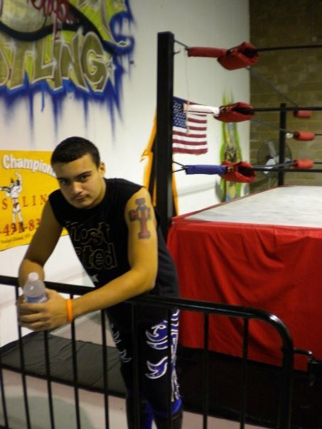 CesarxEspino's tweet photo. Couple of pics when I first started training with @AnAZTrashbag
#LosLatinThugz #PMLL https://t.co/KifuiAsxEO