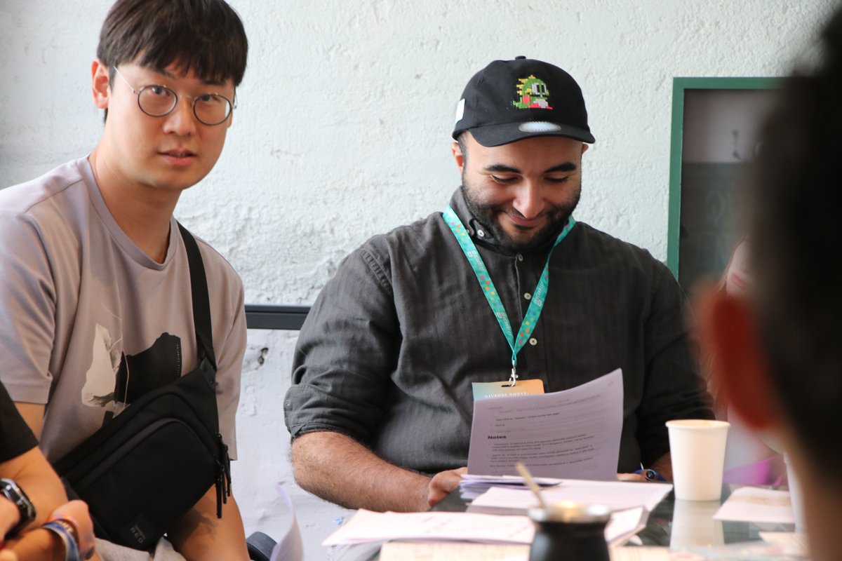 boundless_xyz's tweet image. whitepaper reading is fun with boundless because @ramikhalil will go above and beyond to explain how ZK works to you (especially Proof of Verifiable Work)

so, are you Team Alice? or Team Charlie?