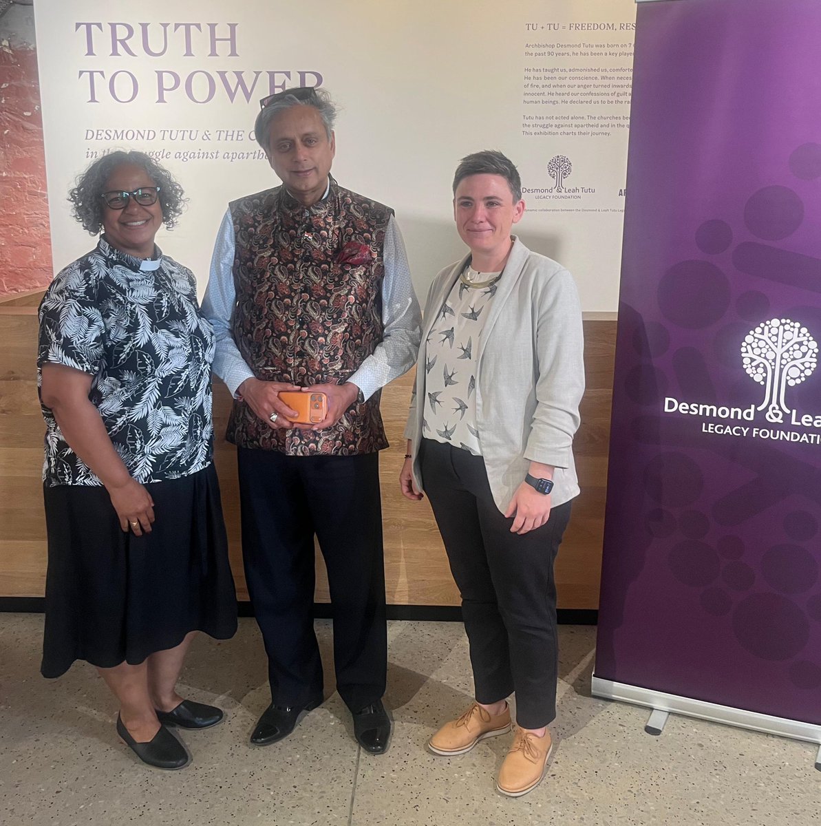 Shashi Tharoor tweet media