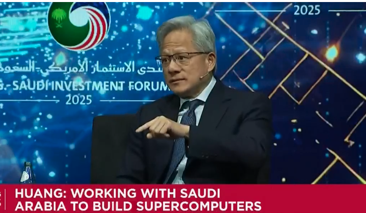 miku919191's tweet image. NVIDIA CEO「AIはバブルか？」への回答📝
（ほぼ原文まま、ちょっと修正）
面白いから読んで！w

---------------------------------------
皆さんからずっと聞かれてきました。
「AIはバブルになるのか？」
これが最後の質問ですね。

革ジャン:
では、私たちが実際に見ている現実をお伝えします。…