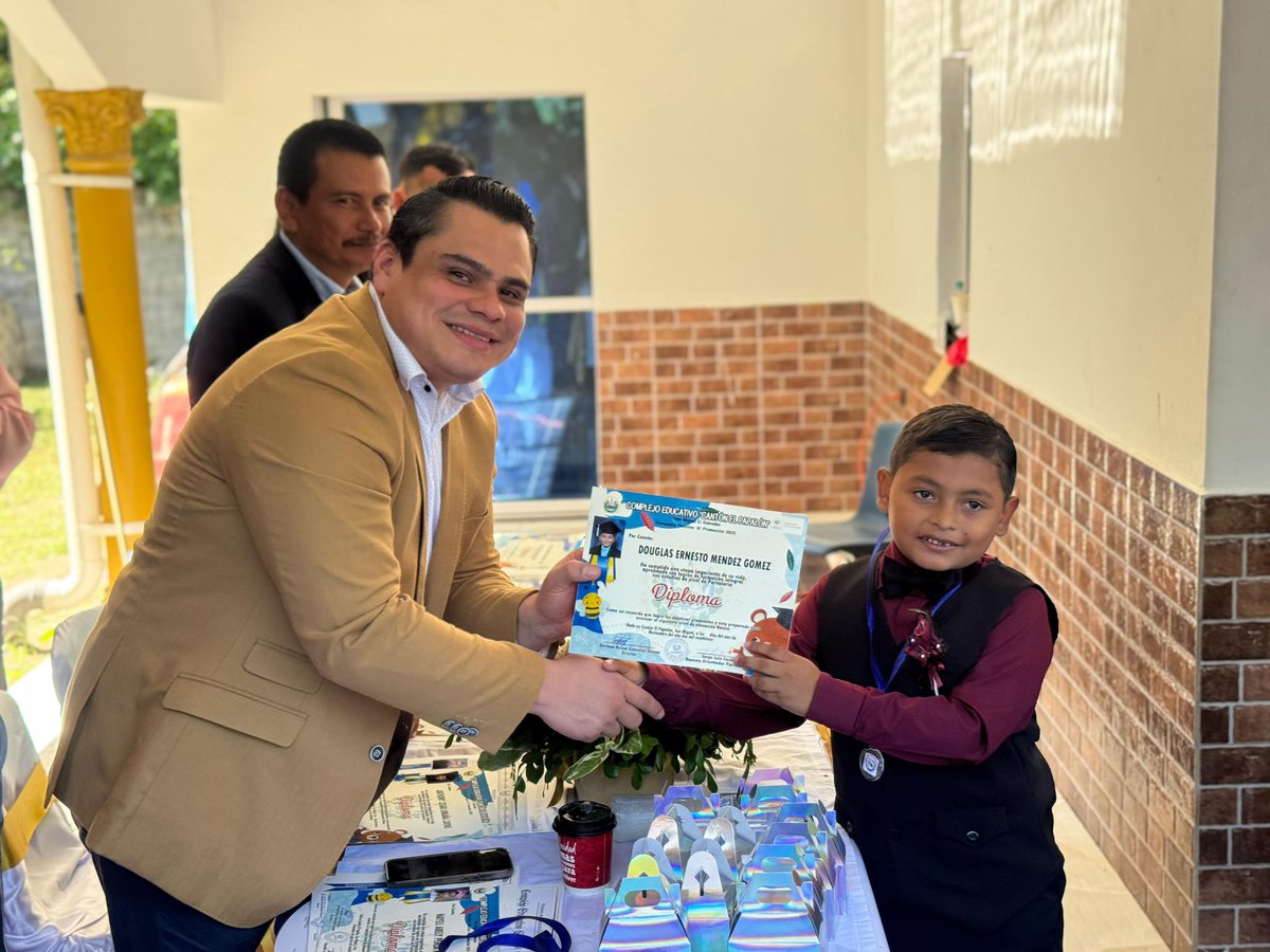 Caleb Navarro 🇸🇻 tweet media