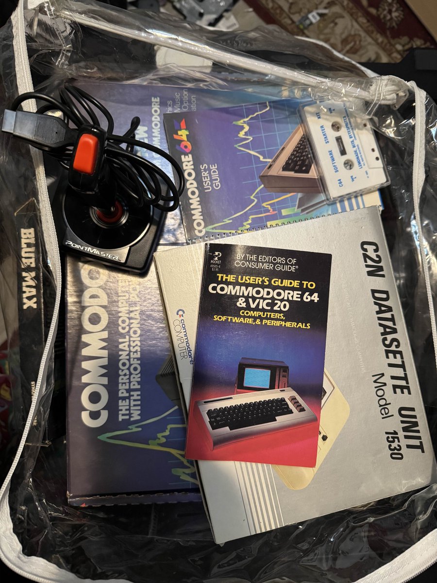 GameDevMadeEasy's tweet image. Lookie what I got for $250.
That&apos;s right! A Commodore 64 with a Datasette Unit!
Beautiful condition!