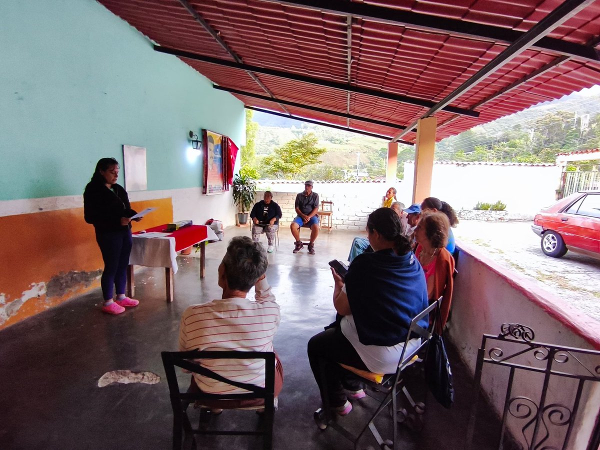 Akarantair_'s tweet image. La organización comunitaria es fundamental para la resolución de los problemas colectivos, Asamblea de postulación de proyectos desde la Comuna Socialista Mucunutan, para la Consulta Popular Nacional el próximo 23 de noviembre. 

#Comuna 
#ComunaoNada
#23nov