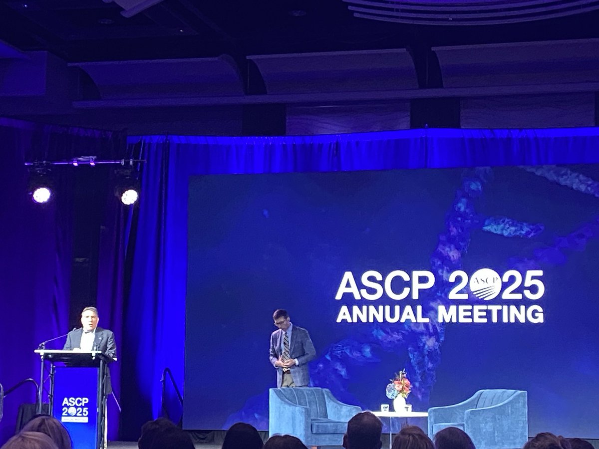 RodneyRohde's tweet image. Congratulations to the Bow tie Gentleman ⁦@WOliveira_uva⁩ 

#ASCP2025 President’s ⁦@ASCP_Chicago⁩ Award!