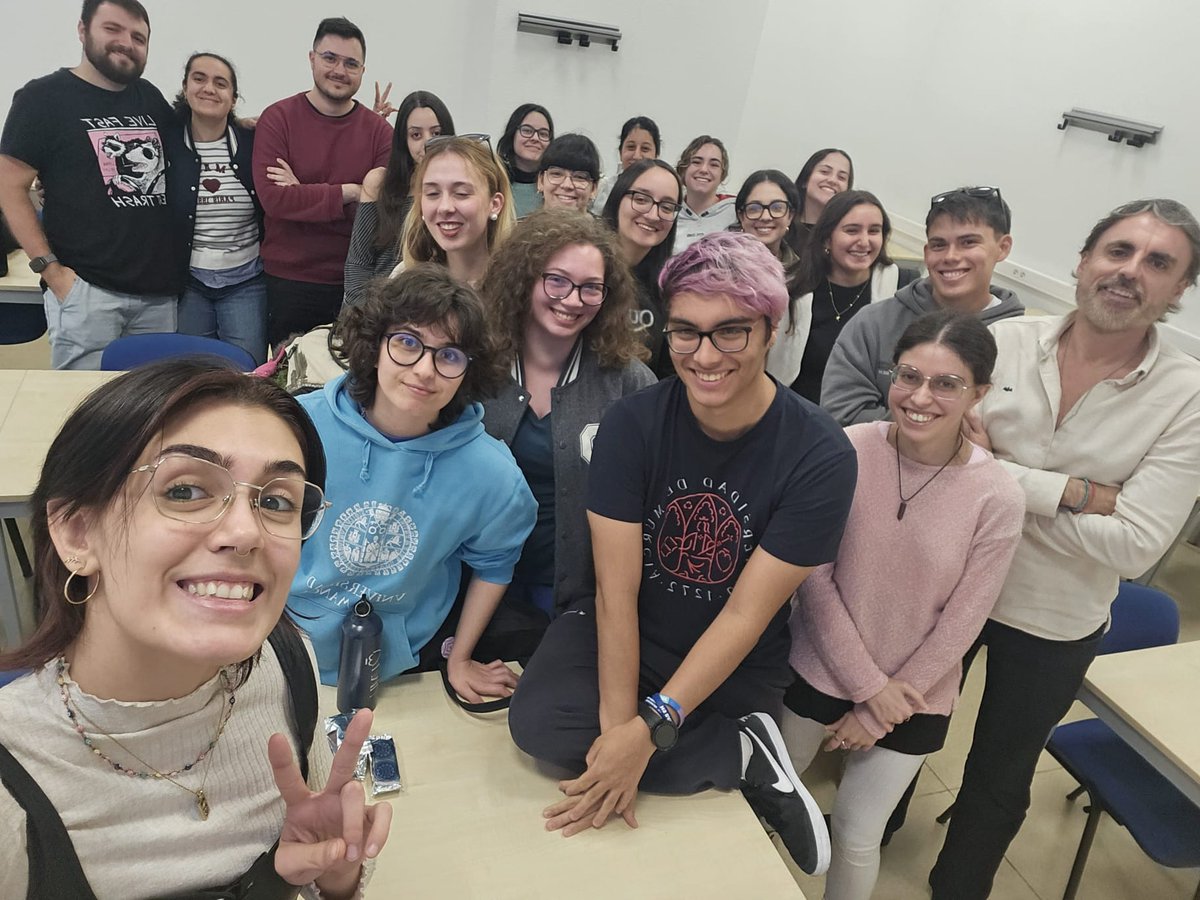 Ha sido un honor recibir hoy a Leonardo Cano en el Máster Universitario en Traducción Editorial (#MUTE) de la <a href="/UMU/">Universidad Murcia</a>. Nuestros estudiantes han aprovechado al máximo su experiencia en el taller de interpretación textual. ¡Muchas gracias por acompañarnos! 🗣️📑