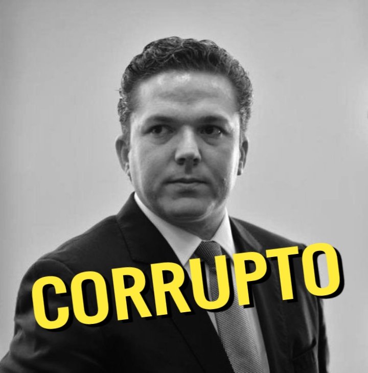 arbencistagt's tweet image. Declaramos al corrupto, ladrón, evasor y lavador @rodrigoarenas como enemigo del pueblo de Guatemala y deberá ser tratado como tal ☠️🔥 @republicagt 
#DerechaCorruptaYMiserable

¡PRISIÓN O PANTEÓN!