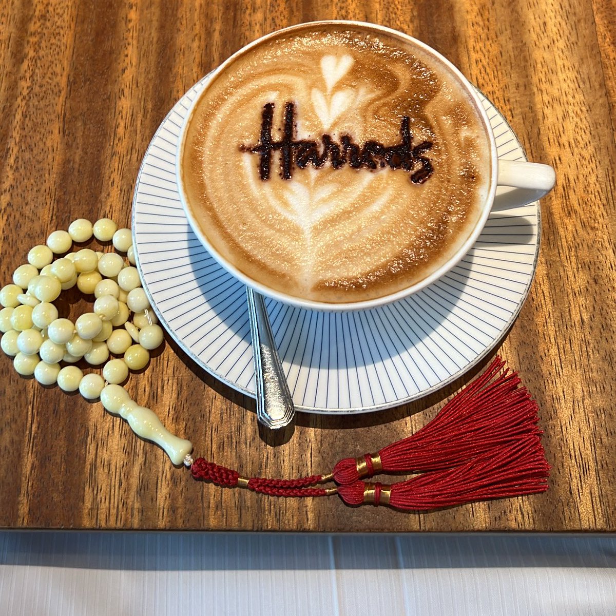 « كل ما ضاقت بك الدنيا تعال
تدري ان قلبي لجيّاتك وسيع »

- مساعد الرشيدي