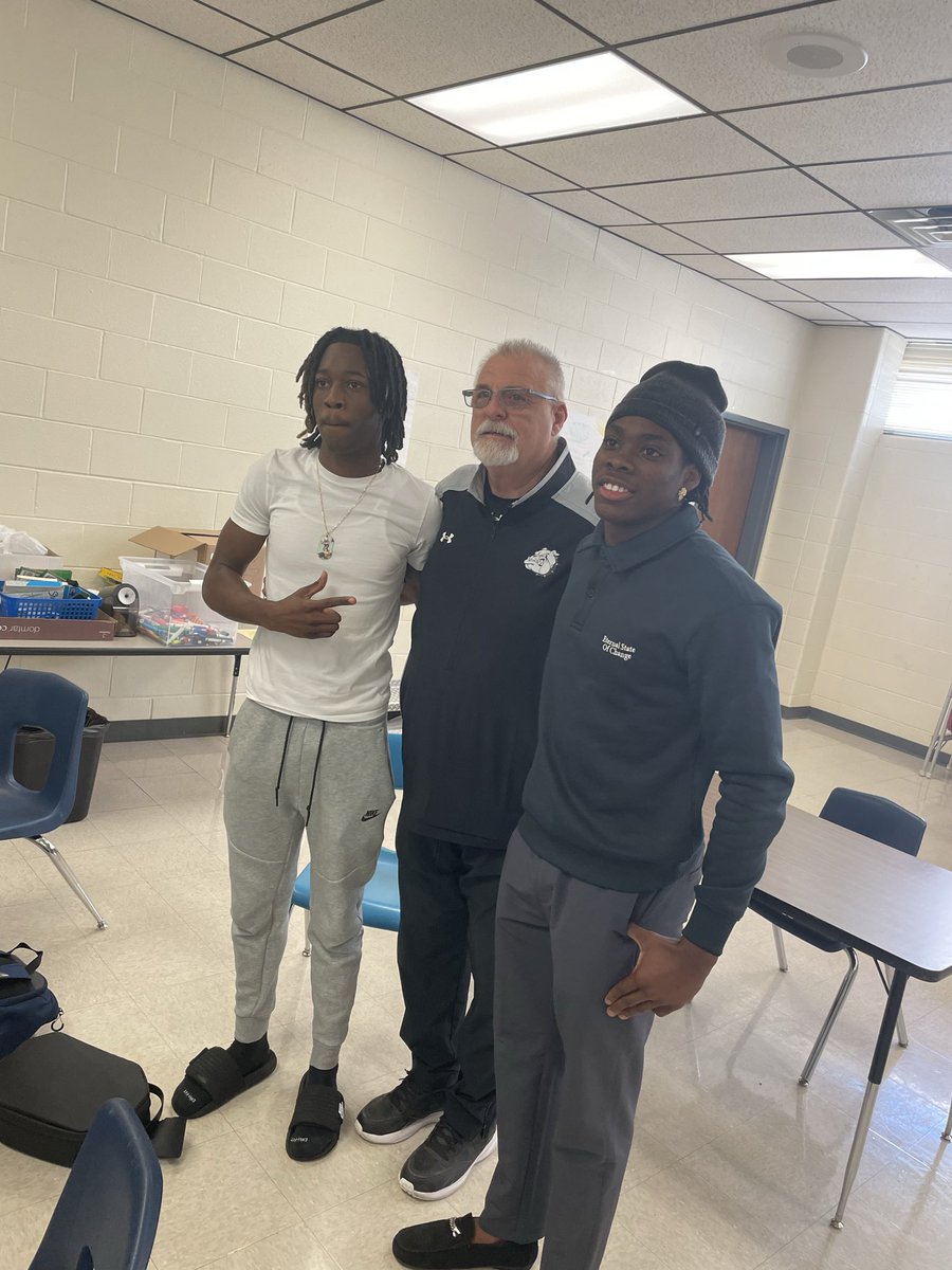 <a href="/NCDAWGPOUND/">Navarro Football</a> 
Thank you for recruiting the Grand Prairie Gophers! 

<a href="/ElijahGarrett0/">Elijah Garrett🎱</a> 
<a href="/KirvenRoberts7/">Kirven Roberts</a> 
<a href="/CoachKenRoss/">Kenchee Ross</a> 
<a href="/gopher_football/">🏈Gopher Football🏈</a> 
<a href="/Coachshelton101/">Coach A. Shelton</a>