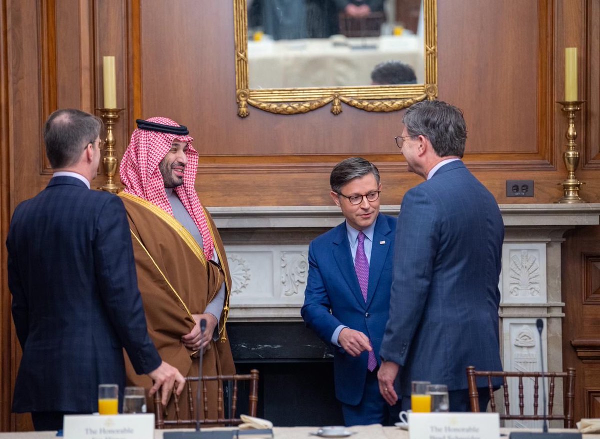 جانب من الاجتماعات الثنائية والموسعة التي عقدها سمو سيدي #ولي_العهد مع قيادات وأعضاء مجلس النواب في مختلف اللجان في مقر الكونغرس بواشنطن.

#محمد_بن_سلمان_في_واشنطن
#٩٢_عامًا_من_الشراكة_والازدهار
#MBSINUSA