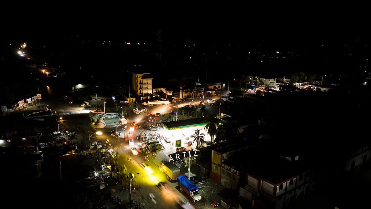 passioninfoplus's tweet image. La qualification de la sélection nationale 🇭🇹 pour la Coupe du monde FIFA 2026 a été grandiosement célébrée dans la ville des Cayes 🎆. Revivez ce moment intense avec quelques captures 📸 de Artiz Foto #PIP