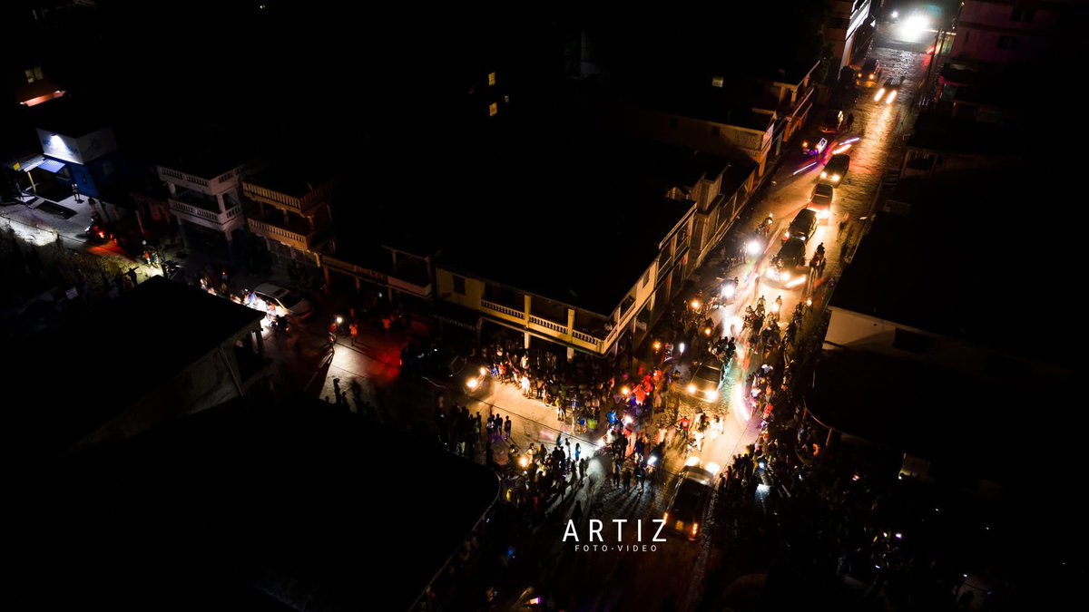 passioninfoplus's tweet image. La qualification de la sélection nationale 🇭🇹 pour la Coupe du monde FIFA 2026 a été grandiosement célébrée dans la ville des Cayes 🎆. Revivez ce moment intense avec quelques captures 📸 de Artiz Foto #PIP