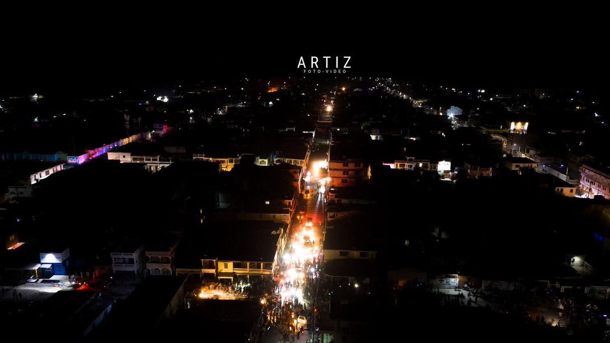 passioninfoplus's tweet image. La qualification de la sélection nationale 🇭🇹 pour la Coupe du monde FIFA 2026 a été grandiosement célébrée dans la ville des Cayes 🎆. Revivez ce moment intense avec quelques captures 📸 de Artiz Foto #PIP
