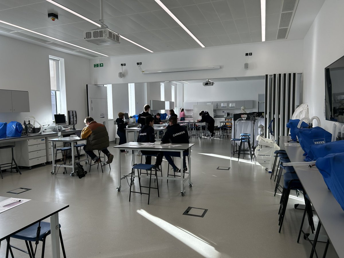 YourBackYardCIC's tweet image. Really enjoyed getting my free health MOT with @leedsbeckett sports scientists today..(strength is good but need to lose some pounds!), and we really enjoyed doing our ‘Ageing Better’ project with Alister, Steve and co this year..here’s to the next YBY/LBU collaboration!