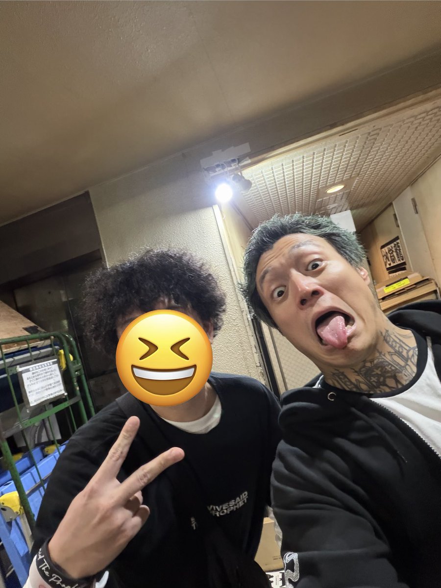 growing_up2025's tweet image. &quot;Luv Sux Sessions Tour&quot;
広島SECOND CRUTCHE
先月ぶりのサバプロでしたがめちゃくちゃ楽しかった
正直KNOSISにはやられました
かっこよすぎる
サバプロ✖️KNOSIS🟰最強ということで
あとKNOSISTシャツ買えました👕
#survivesaidtheprophet 
#KNOSIS
#サバプロ