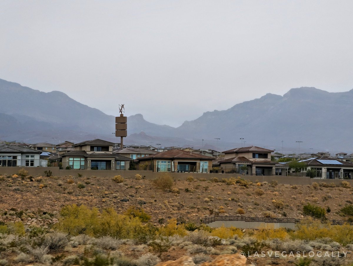 LasVegasLocally's tweet image. Investors have purchased 492,634 homes in Las Vegas since 2009 — accounting for 23% of all purchases last year — according to a new report from UNLV&apos;s Lied Center for Real Estate. Researchers describe the volume of corporate buying activity as &quot;staggering.&quot;