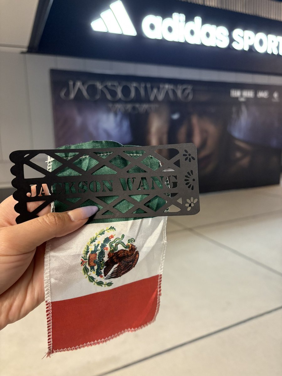 FreeWinky's tweet photo. Mi mente sigue recordando todo, así que va un mini hilo de mi experiencia viviendo #MAGICMAN2WORLDTOUR en Manila y Tokyo 🇲🇽 -> 🇵🇭🇯🇵
#JacksonWang
@JacksonWang852
#MAGICMAN2
#MAGICMAN2inMANILA
#MAGICMAN2inTOKYO https://t.co/az6E3XMTYo