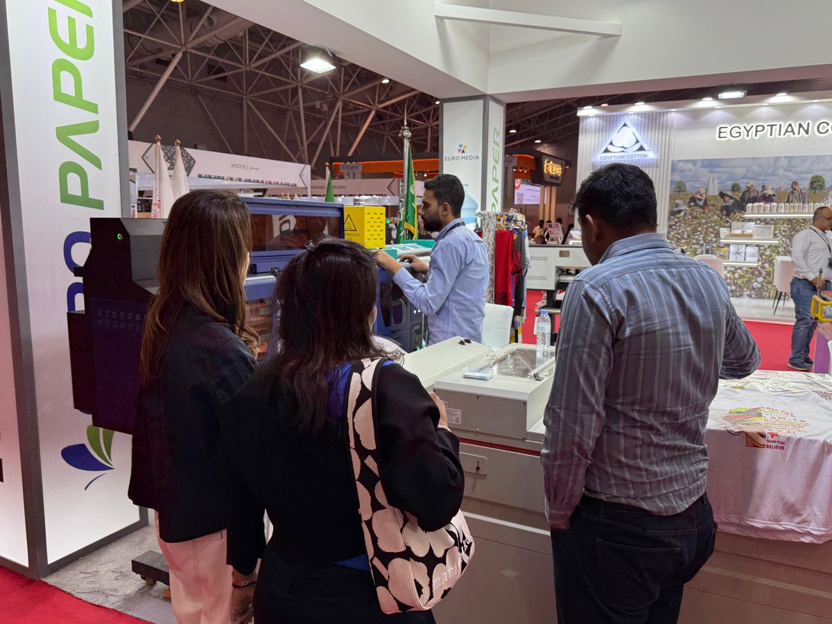 من فعاليات اليوم الثالث🟩 المعرض الدولي الـ 21 لماكينات الغزل والنسـيج وصناعة الملابس وتكنولوجيا الطباعة وابتكارات الخيوط والأقمشة ومسـتلزماتهم 
🏡 مركز الرياض الدولي للمؤتمرات والمعارض
⏳ 17 - 19 نوفمبر 2025