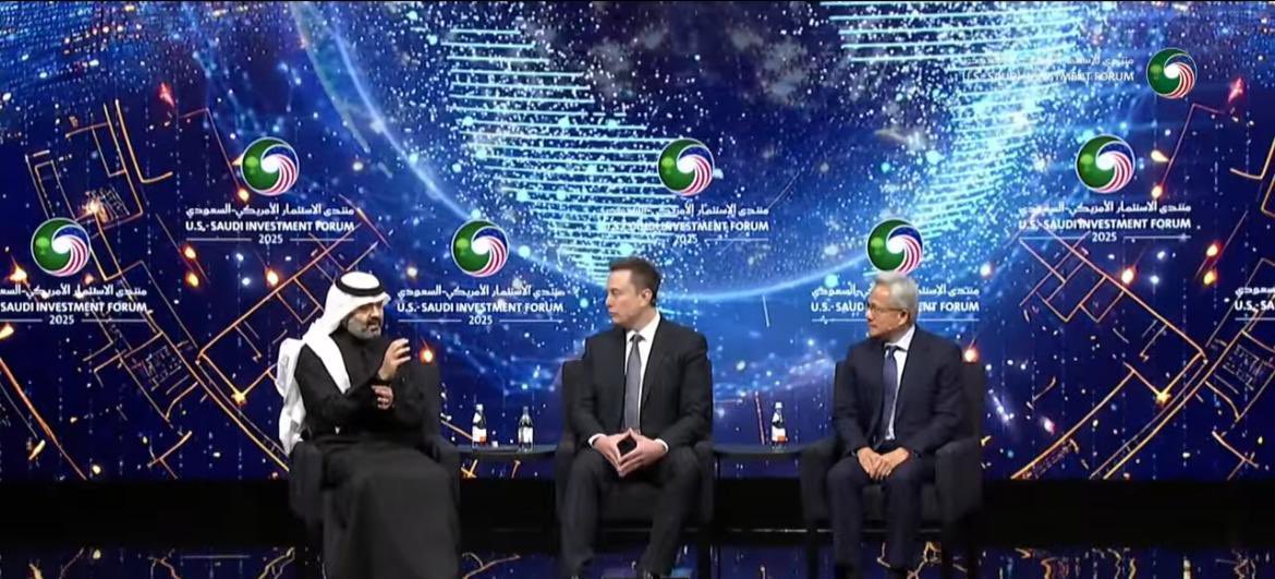 معالي الوزير <a href="/aalswaha/">عبدالله عامر السواحهAbdullah Alswaha</a> يعلن عن إطلاق مرحلة جديدة لبناء وتطوير بنى تحتية متقدمة #للذكاء_الاصطناعي في المملكة، تمكّن من تدريب النماذج الضخمة، وتطوير التطبيقات النوعية، وجذب الاستثمارات العالمية بما يخدم مستهدفات #رؤية_2030

#ولي_العهد_الأمير_محمد_بن_سلمان