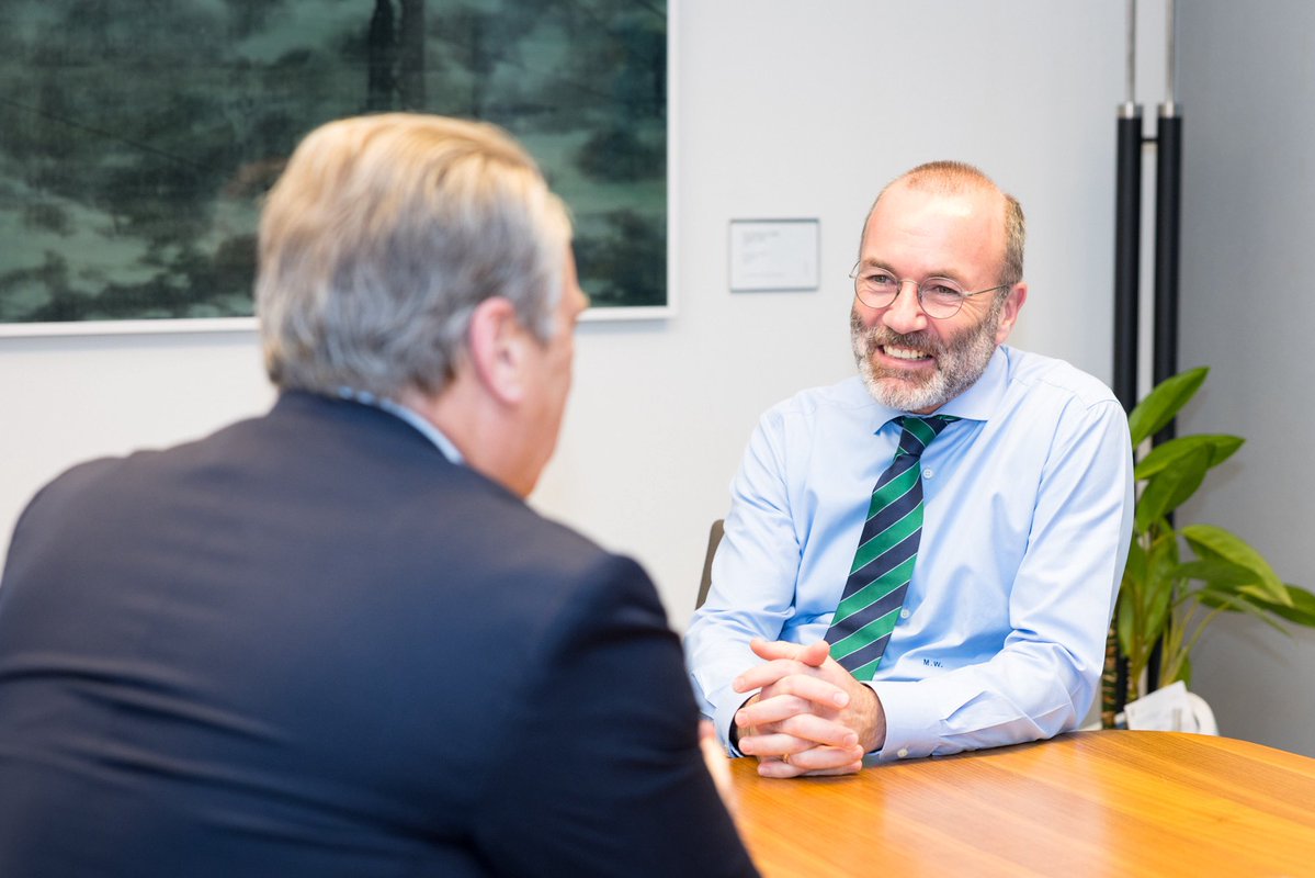 germanyintheeu's tweet image. Yesterday, 🇩🇪 EU Ambassador Ossowski met @ManfredWeber, Chair of the party and parliamentary group of the #EPP. They spoke about ongoing talks on the Multiannual Financial Framework #MFF and the EU simplification agenda for a competitive and united Europe.