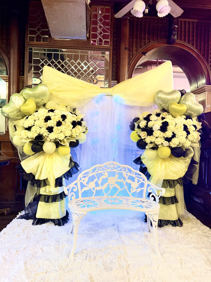 hana_akari8756's tweet image. フラワースタンドを納品させていただきました✳︎大きいリボンを作り黄色と黒でレースもポイントになっております。この度はご注文誠にありがとうございました！#マイドレ　#mydresscode #フラスタ　#フラワースタンド　#バルスタ　#アイドル　#メン地下　#楽屋花　#生誕祭　#はなあかり　#花屋